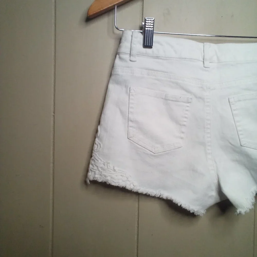 Ambiance Apparel Denim Shorts S Embroidered Raw Hem White
